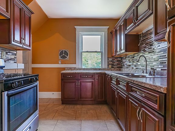 2nd image of 228 Brook St