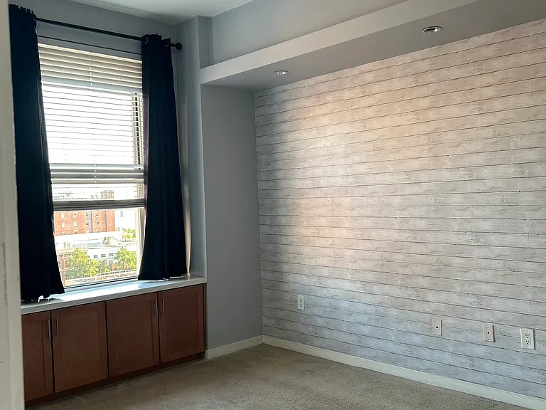 66 Monroe Ave #704 — Photo 6