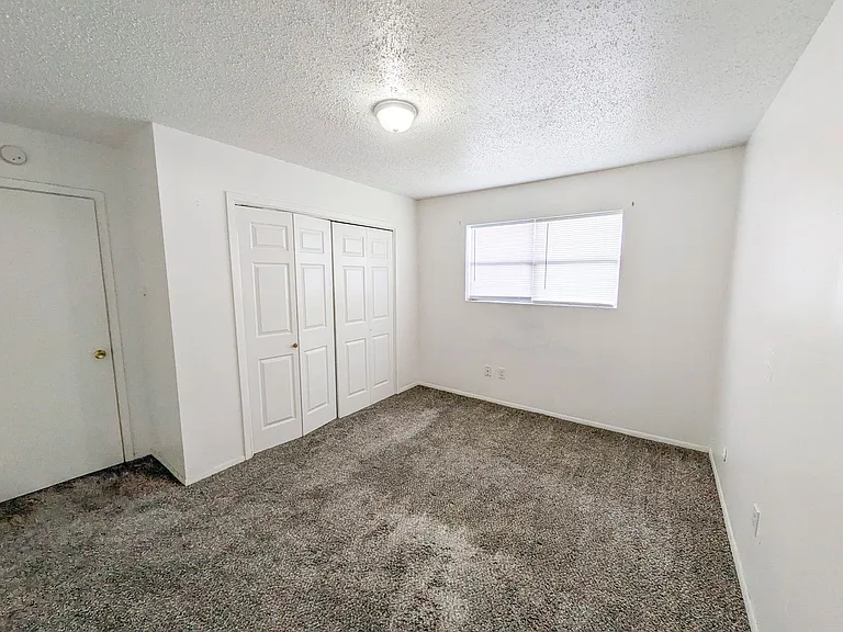 Woodrow Apartments — Photo 6