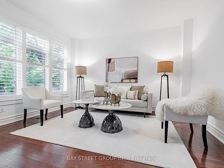 35 William Poole Way — Photo 17
