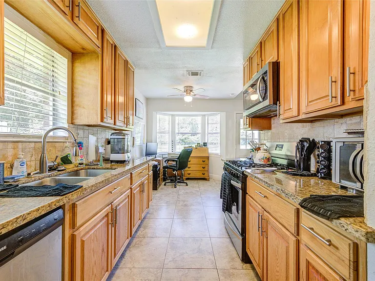 24522 Glen Loch Dr — Photo 21