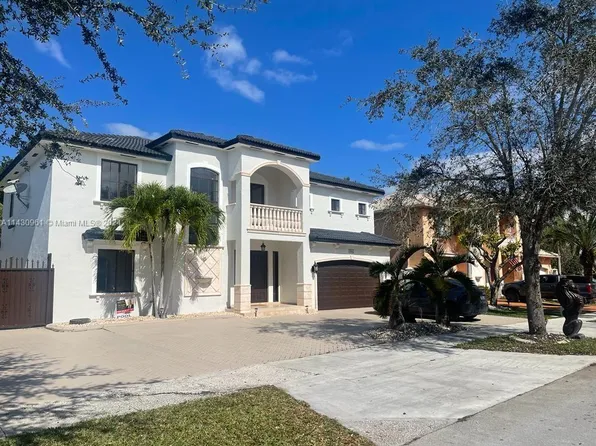 8945 NW 174th Ln, Hialeah, FL 33018