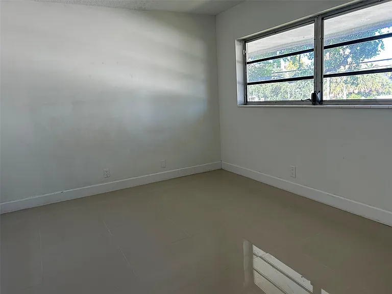 2800 NE 14th Street Cswy #207 — Photo 13