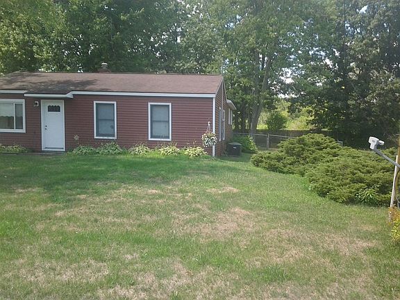 3rd image of 128 W Southfield Dr