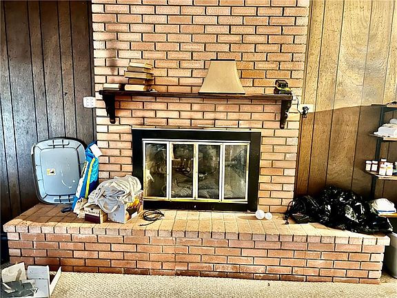 3rd image of 5719 Skye St