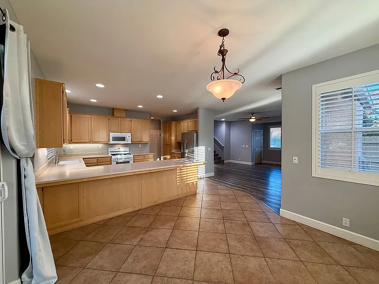 904 Larable Ct — Photo 11