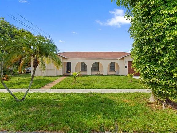3rd image of 4851 NW 17th St