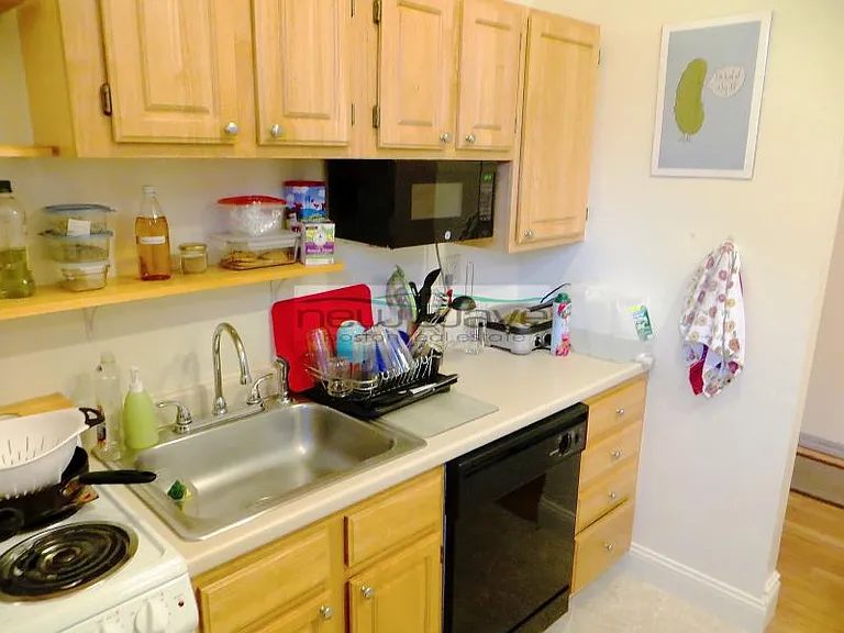 104 Queensberry St #2 — Photo 1