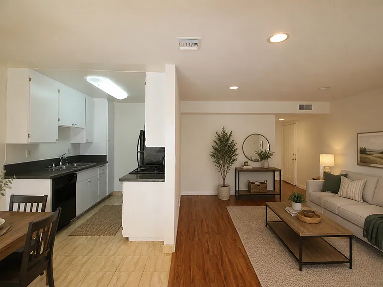 Nordhoff Apartments — Photo 11