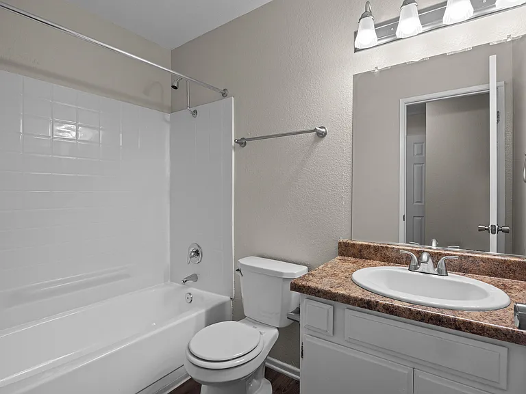 Villa Camarillo Apartments — Photo 5