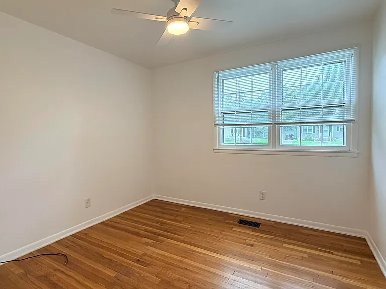 412 Seminole Trl — Photo 10
