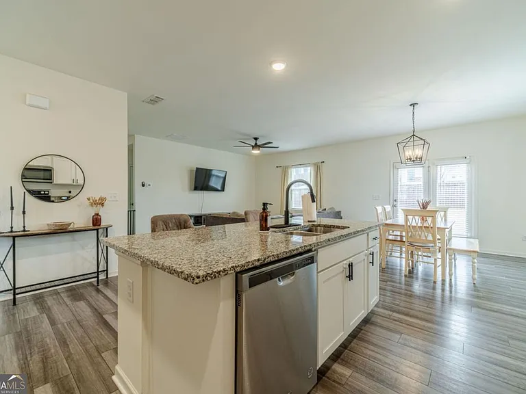 222 Knightsbridge Ln — Photo 7