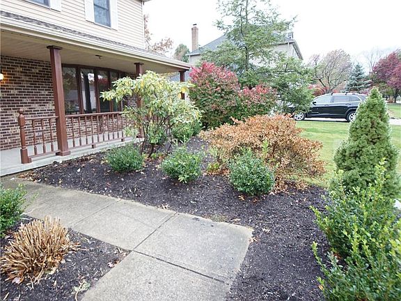 2nd image of 27785 Southbridge Cir