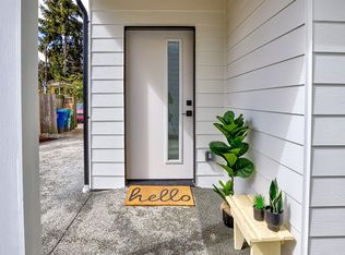 11320 14th Ave NE, Seattle, WA 98125