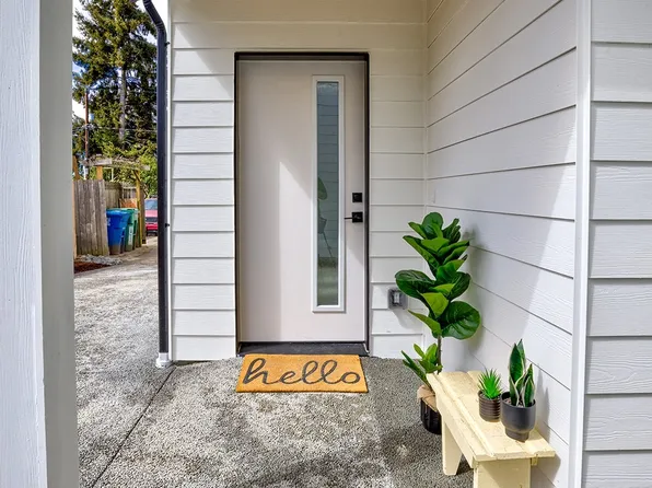 11320 14th Avenue NE, Seattle, WA 98125