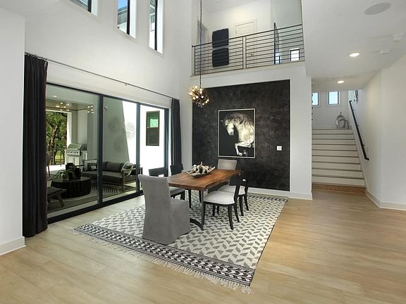 The Lynmar II Dining Room