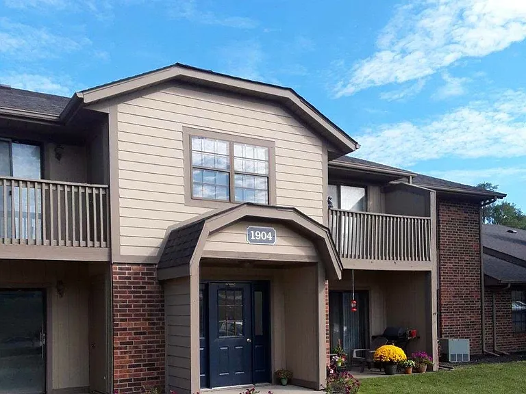 Cross Lakes Apartments — Photo 55