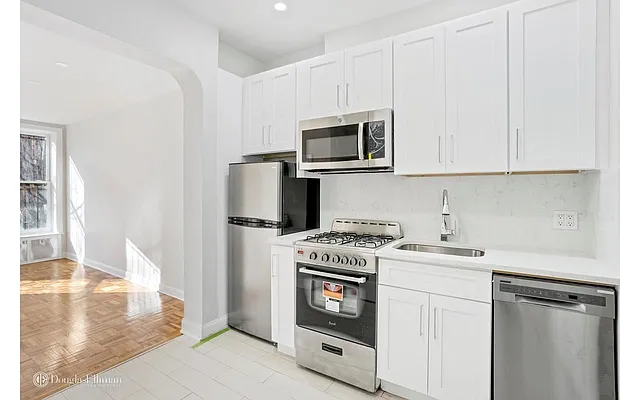 Rented by Douglas Elliman | media 10