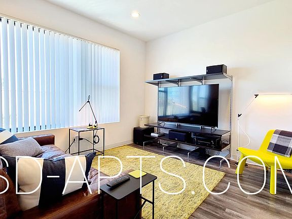 4th image of 3953 1st Ave #203