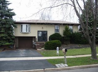 472 Falcon Ridge Way, Bolingbrook, IL 60440