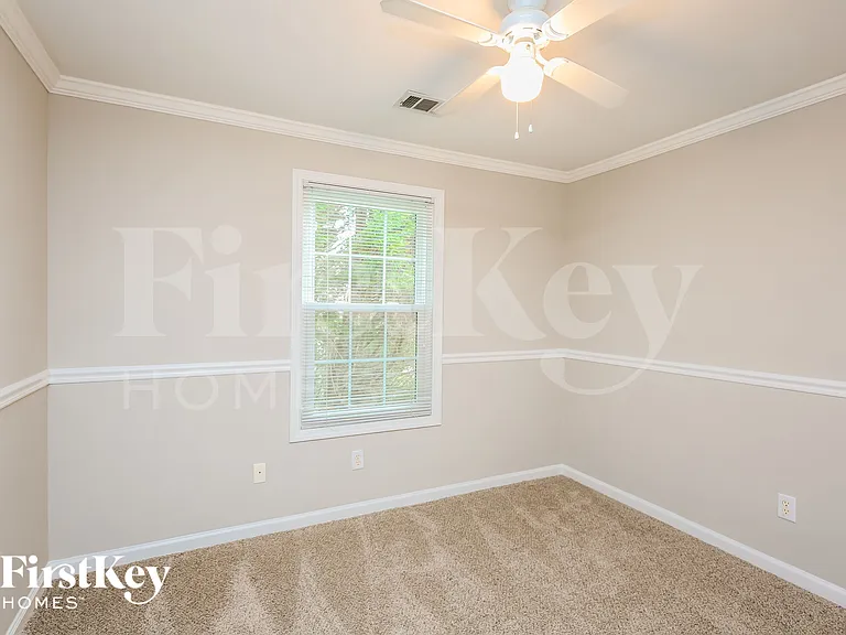 2410 Kirkstone Dr — Photo 16