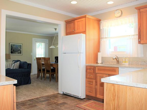 4th image of 1601 E Hess Lake Dr