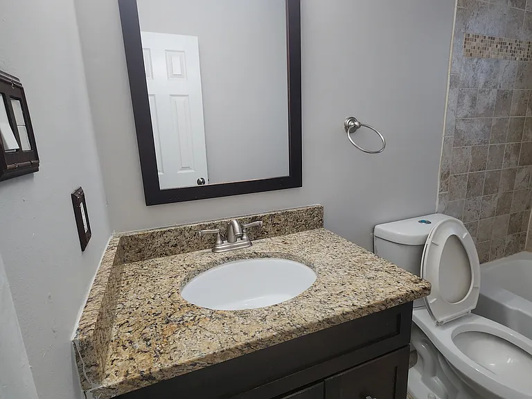 5608 Eastwood Ct — Photo 12