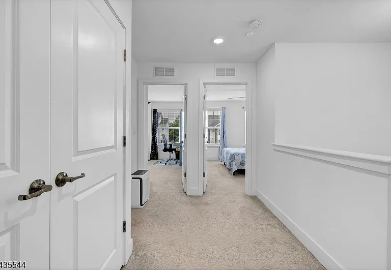 6 Martin Pl — Photo 32