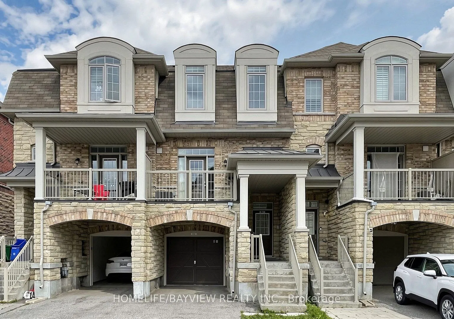 4 bed, $3,200 — Photo 1