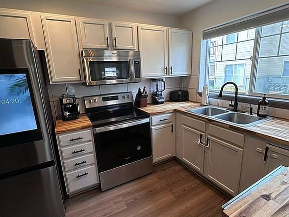 3rd image of 825 Forestglen Dr #7A