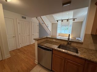 1405 Round Pointe Dr, Haverstraw, NY 10927