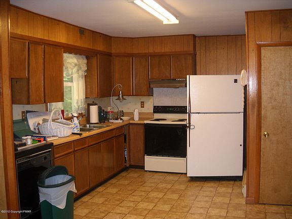 4th image of 25 & 26 Oak St