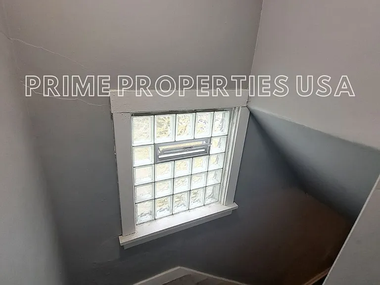 7808 Lloyd Ave — Photo 8
