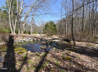 162 Log And Twig Rd, Dingmans Ferry, PA 18328