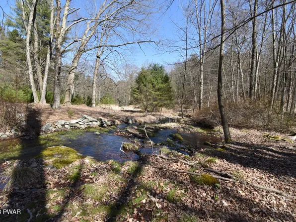 162 Log And Twig Rd, Dingmans Ferry, PA 18328