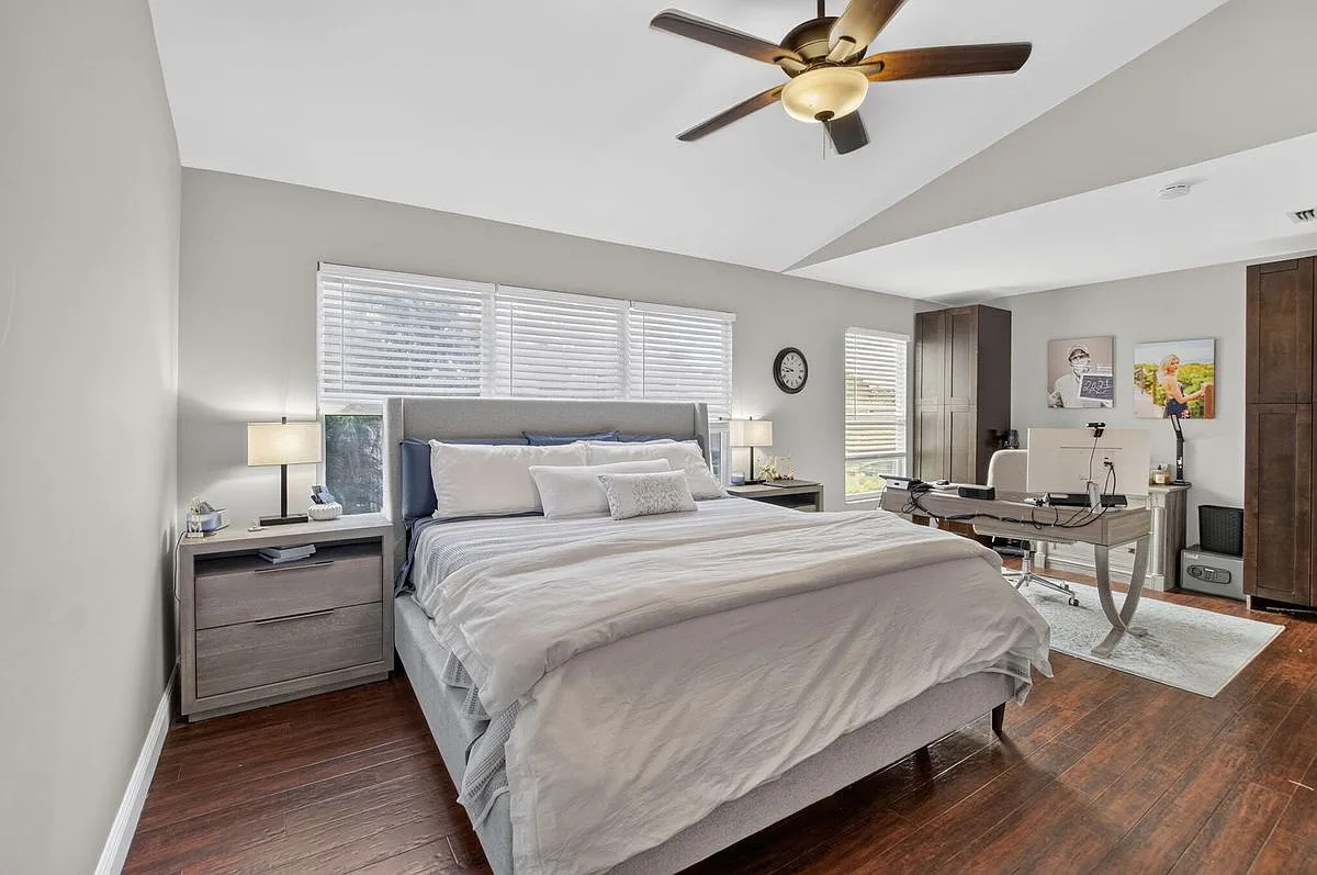 4 bed, 2.5 bath, 2501 sqft, $3,900 — Photo 4