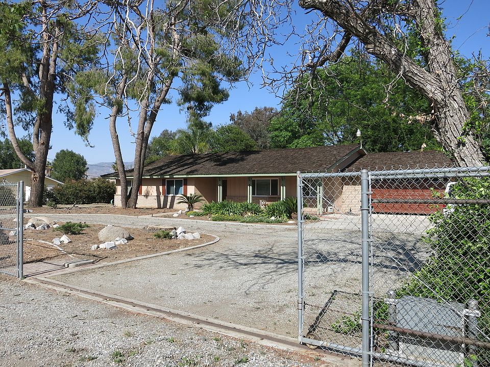 1st image of 26590 Hemet St