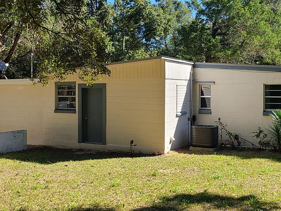 3rd image of 307 Louisiana Dr