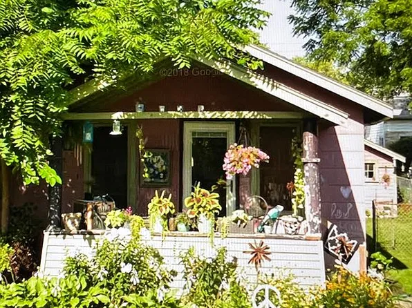 2476 Cass Lake Rd, Keego Harbor, MI 48320