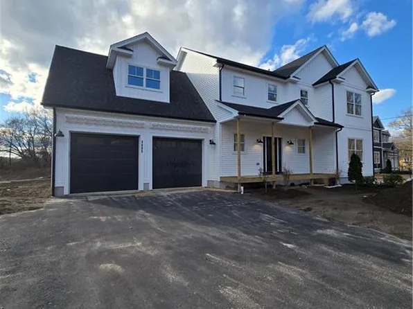 1452 Old Louisquisett Pike, Lincoln, RI 02865