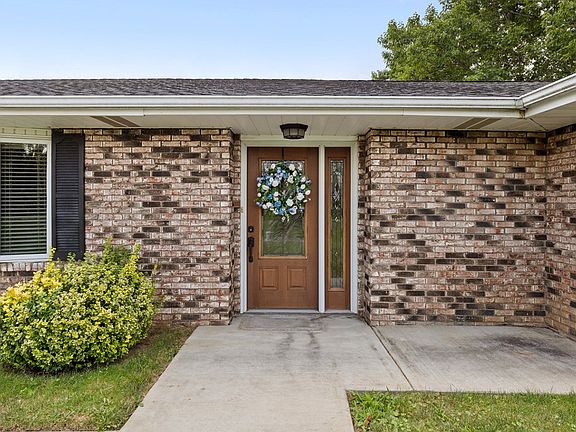 3rd image of 627 Rodriguez Lane