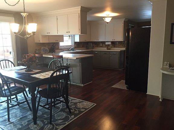 3rd image of 1801 Oak Leaf Dr