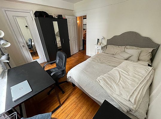 3rd image of 455 W 34th St APT 15A