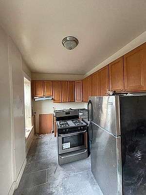 2nd image of 2032 Benedict Ave #A4