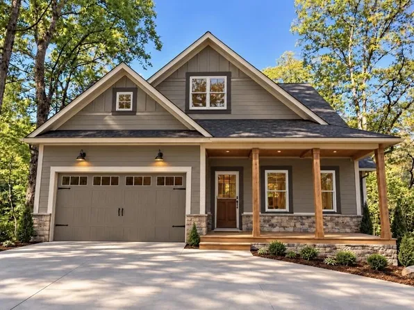 28 Hillcrest Ct, Ellijay, GA 30536