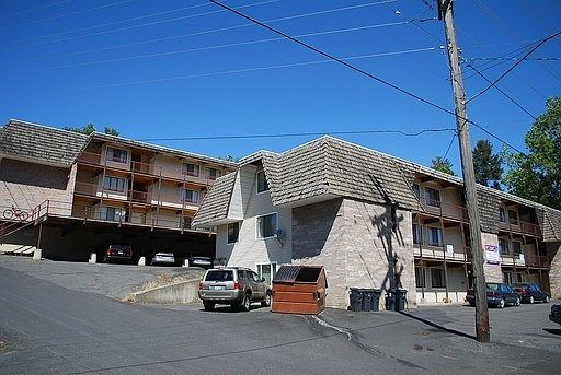 1st image of 825-827 N Grand Ave #8256