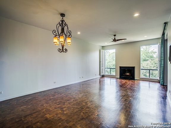 5th image of 701 N Saint Marys St APT 24