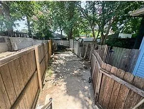 310 Broadway St — Photo 12