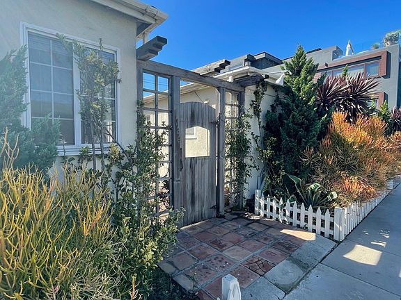 2nd image of 1726 Abbot Kinney Blvd #1