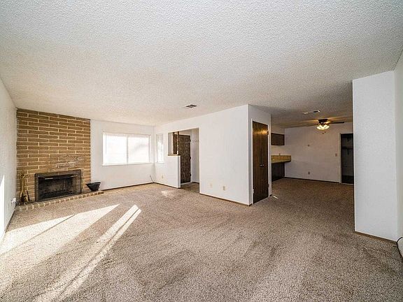 4th image of 2207 N Douty St